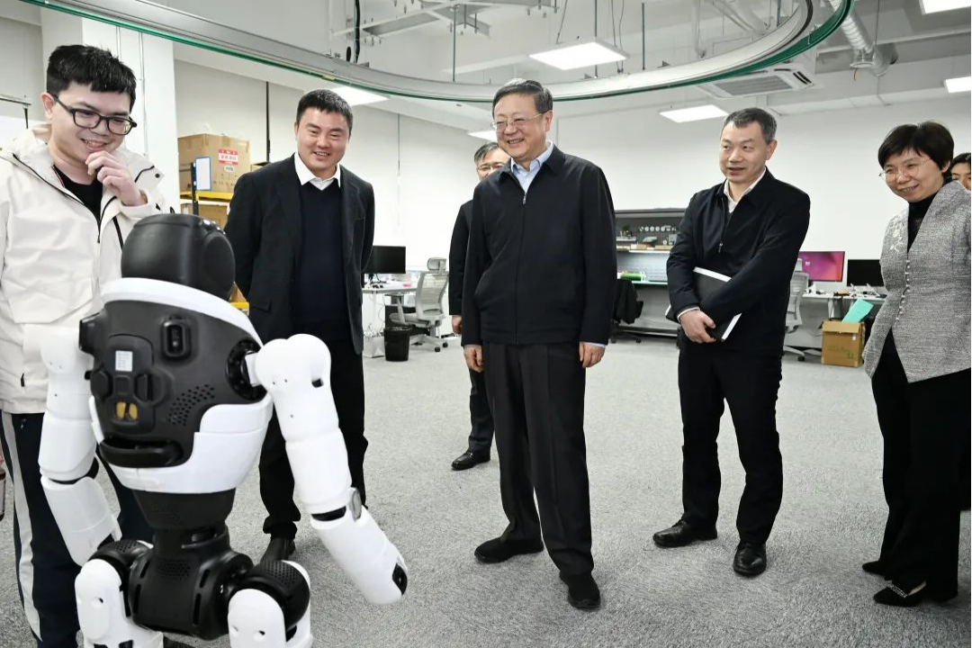 上海市委书记陈吉宁专题调研三亿体育机器人